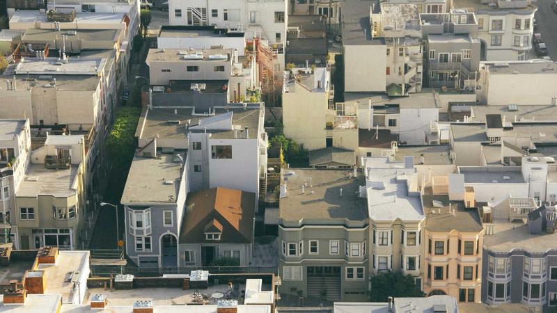 How to Maximize Your Balance Transfer Card Benefits in 2025 1 Person calculating credit card payments