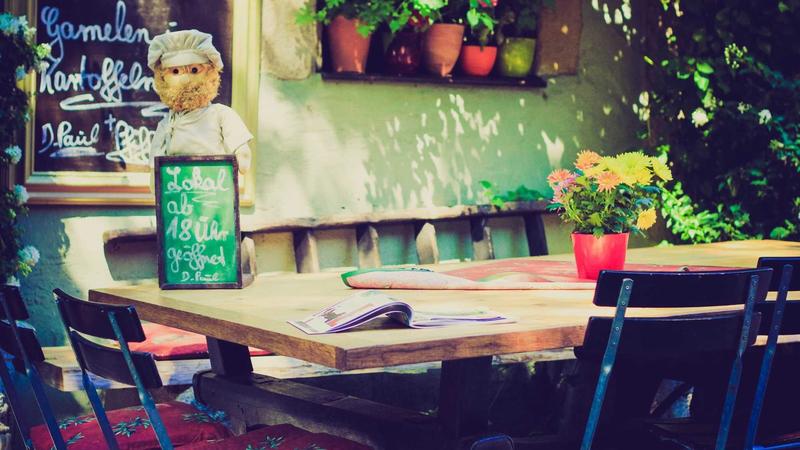 Comprehensive Guide to Airline Credit Cards for 2025 Travelers 2 Airport lounge with travelers relaxing