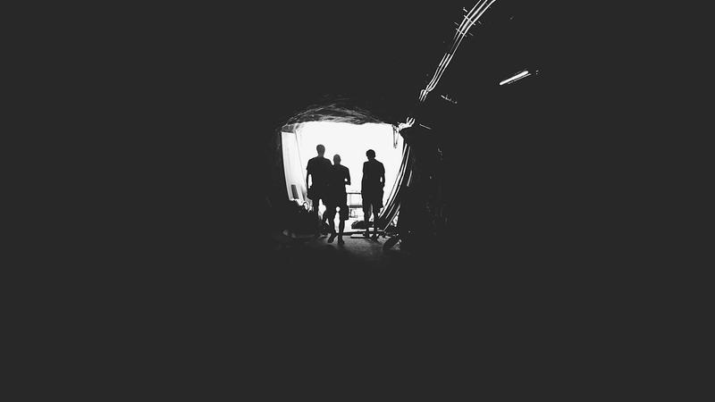 Comprehensive Guide to Airline Credit Cards for 2025 Travelers 3 Using a smartphone app to redeem airline miles